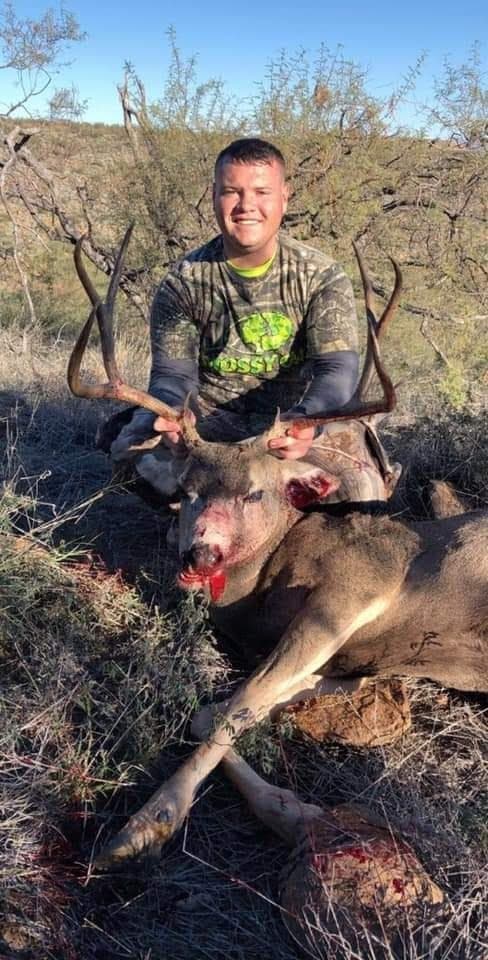Mule deer hunting photo 2 - Arizona hunting with AZ B and B Outfitters LLC